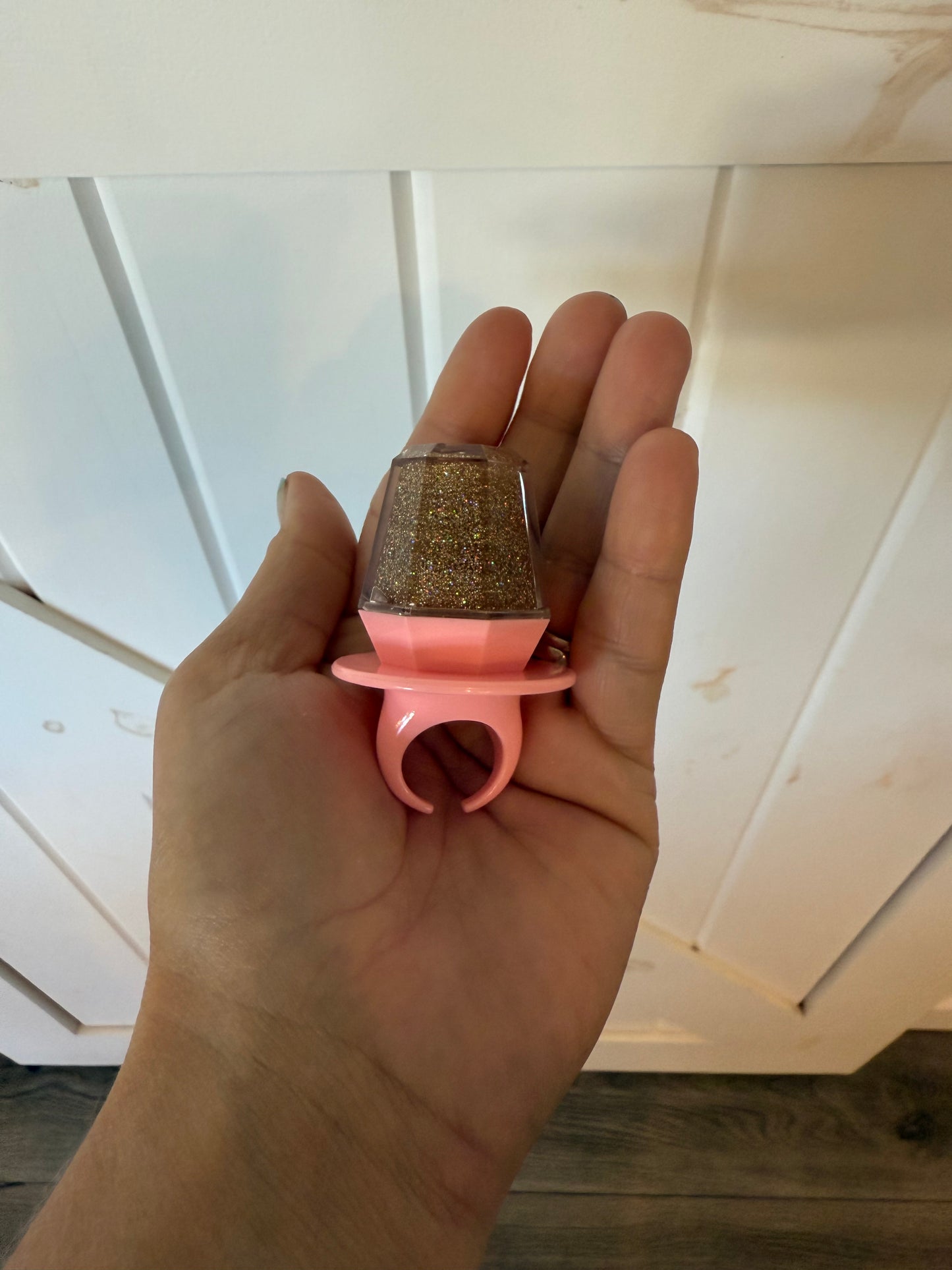 Lip gloss- ring pop tube